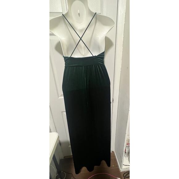 Windsor Woman’s Medium Green Plung Neck Velvet Maxi Dress Criss Cross Open Back - Picture 2 of 13
